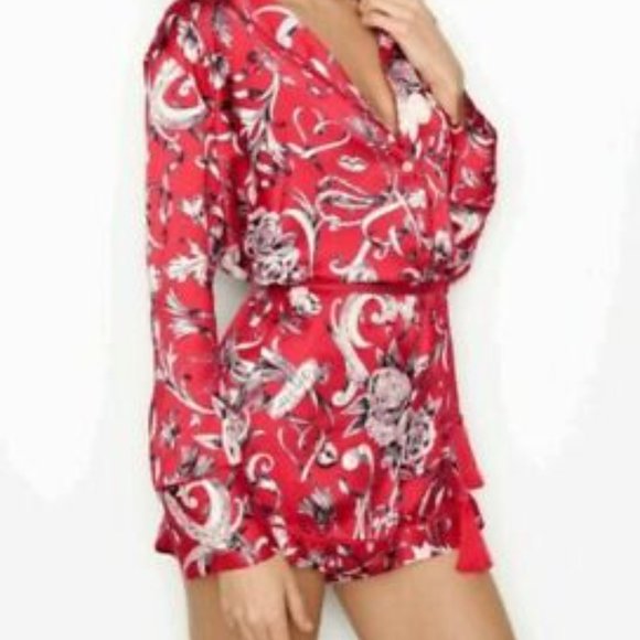 Victoria's Secret PJ Set Christmas Sleep Set - Picture 2 of 10